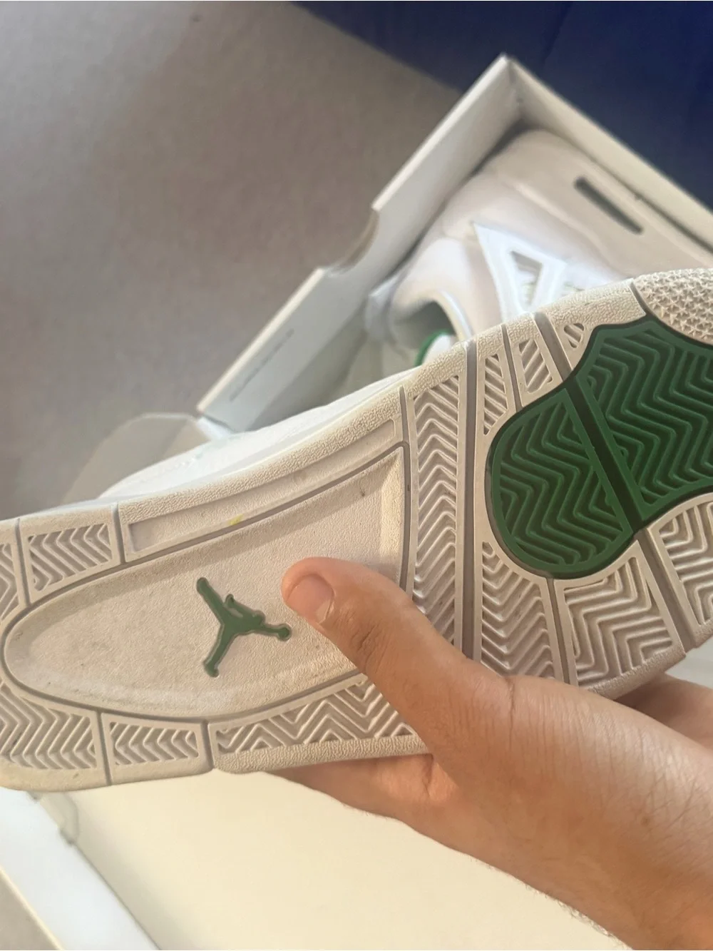 Jordan 4 metallic green
